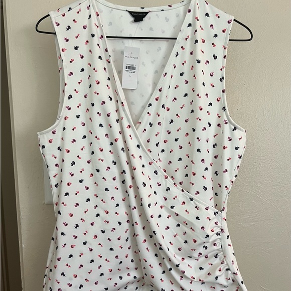 Ann Taylor Tops - Ann Taylor L sleeveless top